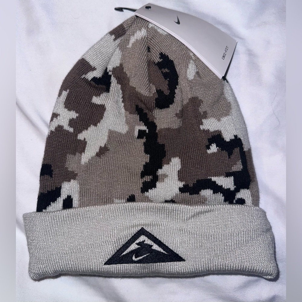 NWT Nike Men’s Camouflage Beanie